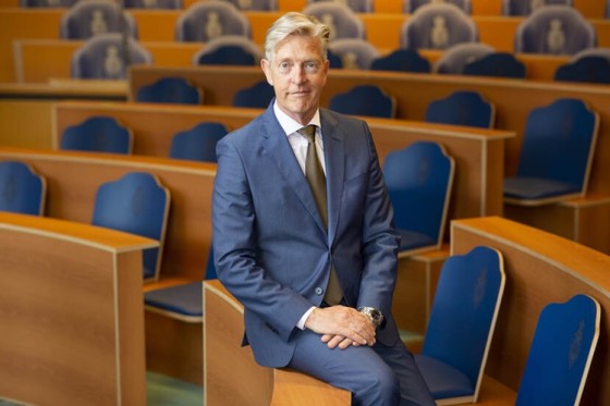 Hoe krijg je democratie tussen de oren van inwoners?