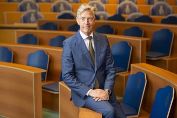 Hoe krijg je democratie tussen de oren van inwoners?