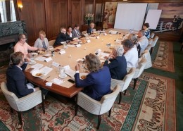 Digitale dienstverlening aan burgers: landelijk of lokaal?