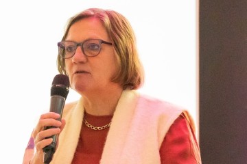 Hillie Beentjes (BZK) moedigt verantwoorde experimenten met AI aan