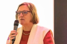 Hillie Beentjes (BZK) moedigt verantwoorde experimenten met AI aan