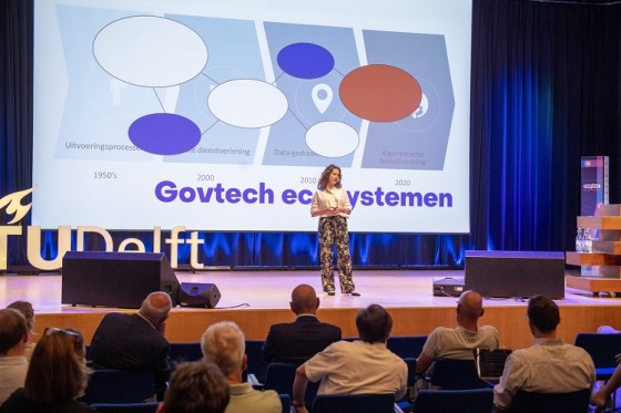 Keynote Anne Fleur van Veenstra: ‘Mens centraal zetten is super complex’