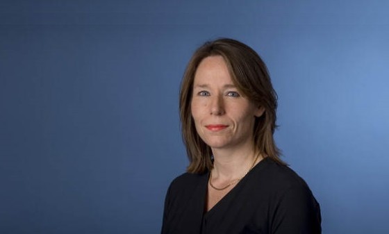 Minister Bruins-Slot wil sterk decentraal bestuur