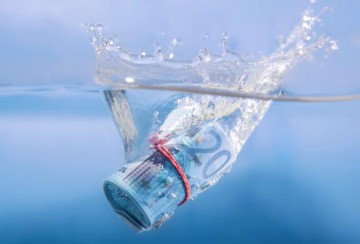 Wie maakt chocola van de toeslagenspaghetti?