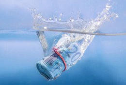 Wie maakt chocola van de toeslagenspaghetti?