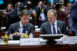 Rutte maant Tusk tot topaandacht voor digitale markt