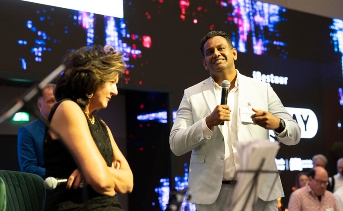 Cristina Caffara en Nitesh Bharosa