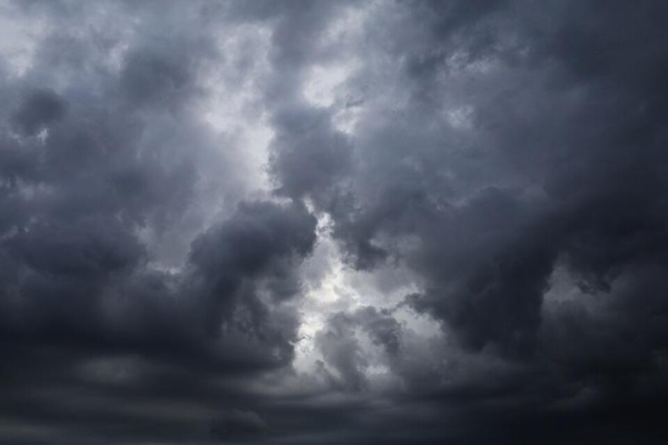 Donkere wolken aan de horizon