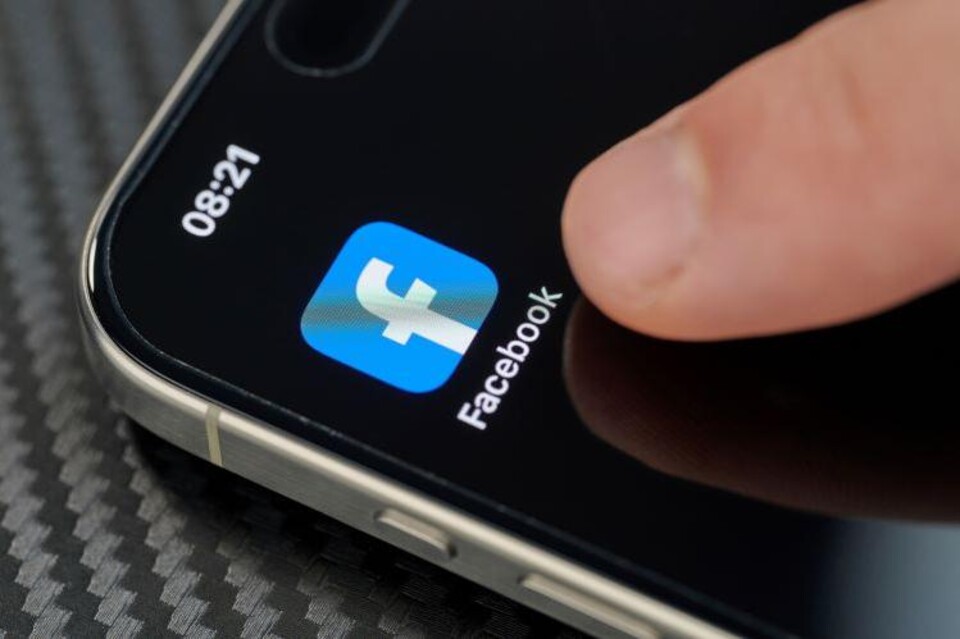 Smartphone met Facebook icoon