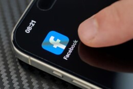 Rijk blijft Facebookpagina's gebruiken
