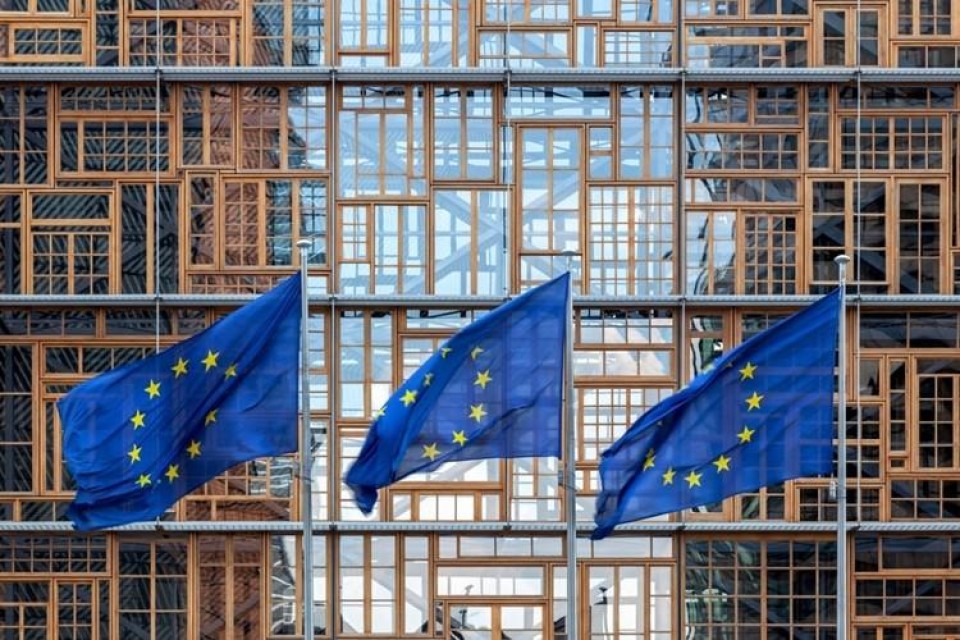 Drie Europese vlaggen naast elkaar