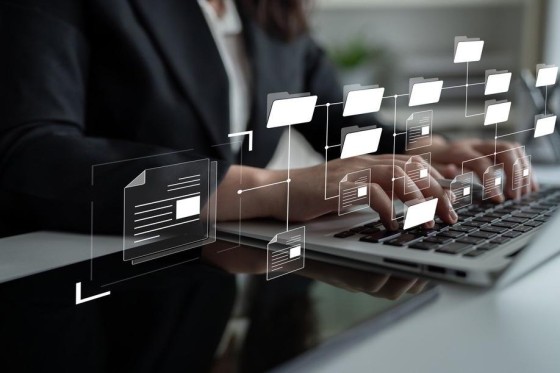 Rijksambtenaar gemotiveerd, maar nog zoekende in informatiebeheer