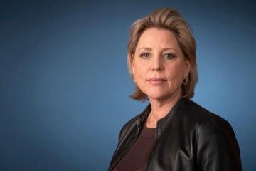 Minister OCW wil "publieke regie" op digitale autonomie van scholen