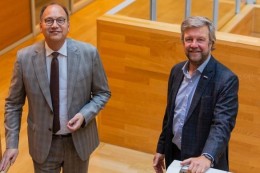 Peter de Baat en Bert Bouwmeester ambassadeurs Wet open overheid