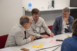 'Stop met vragen naar partijen die alles kunnen'